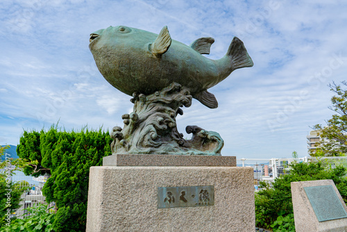 亀山八幡宮のふくの像（下関市） photo