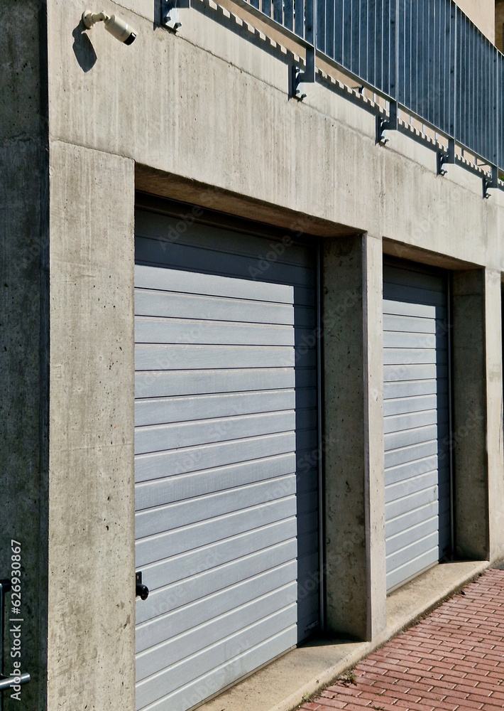 Sectional doors consist of sandwich panels with a thickness of 40 mm