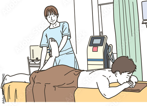 男性に脚の施術をする若セラピストの女性