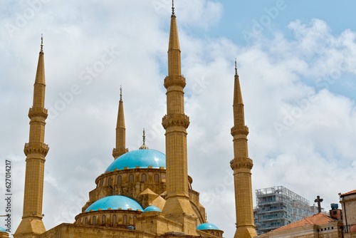 Obraz na plátně The Mohammad Al-Amin Mosque, also referred to as the Blue Mosque, is a Sunni Muslim mosque located in downtown Beirut, Lebanon