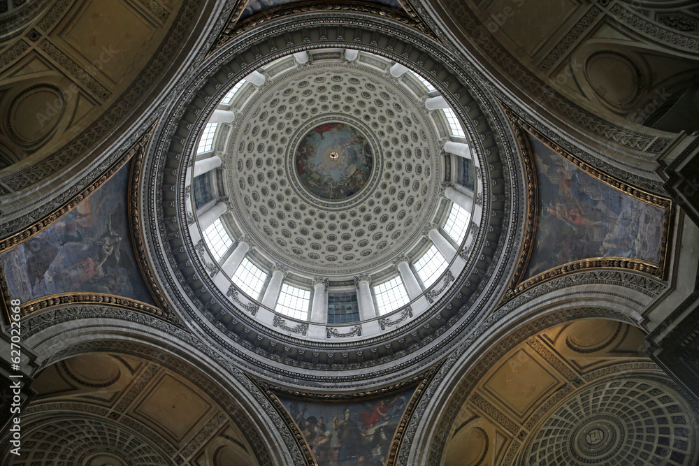 The dome of Pantheon - 18th century Pantheon interior, Paris, France The dome of Pantheon - 18th century Pantheon interior, Paris, France