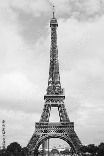 Fototapeta Naklejka Na Ścianę i Meble -  Black and White Eiffel Tower