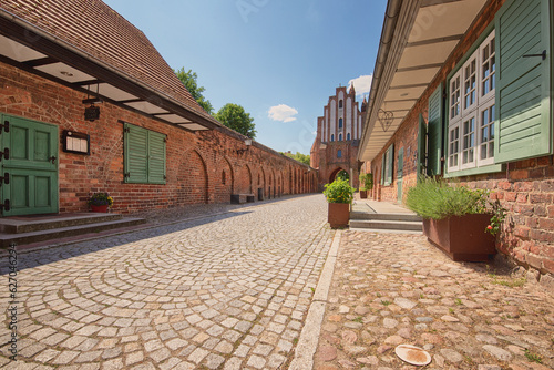 Historisches Friedländer Tor und Stadtmauer in Neubrandenburg photo