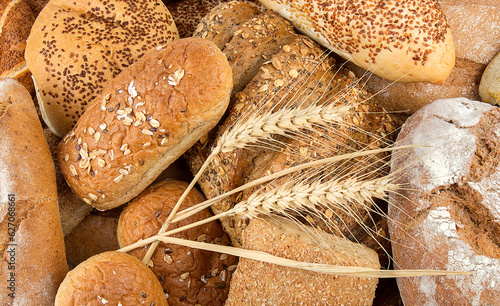 Different kinds of bread an...