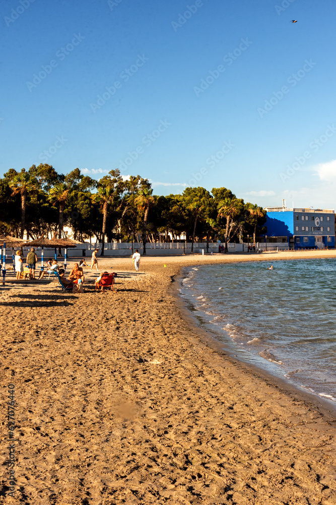 Obraz premium Playas y Paseo marítimo en los Alcaceres, Murcia, España 