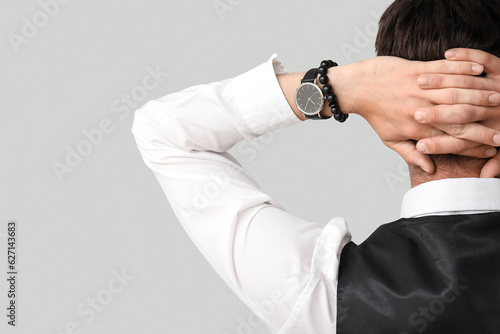 Stylish young businessman w...