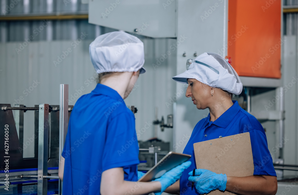Inspector check conveyor operation with precise bottled water sequencing for seamless production. Inspector check conveyor operation with precise bottled water sequencing for seamless production.