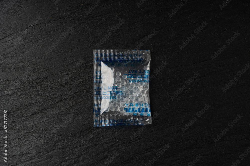 Obraz premium Desiccant Silica Gel Adsorbent Sachet, Desiccant Polymer Bag, Silicagel Bags