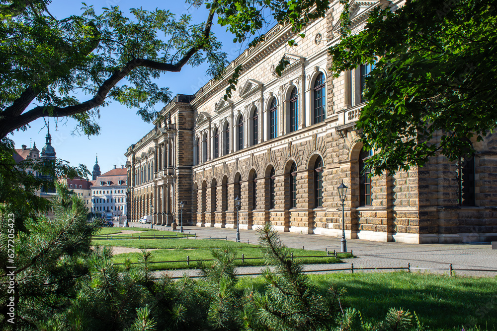 Obraz premium Galerie Alte Meister im Dresdner Zwinger