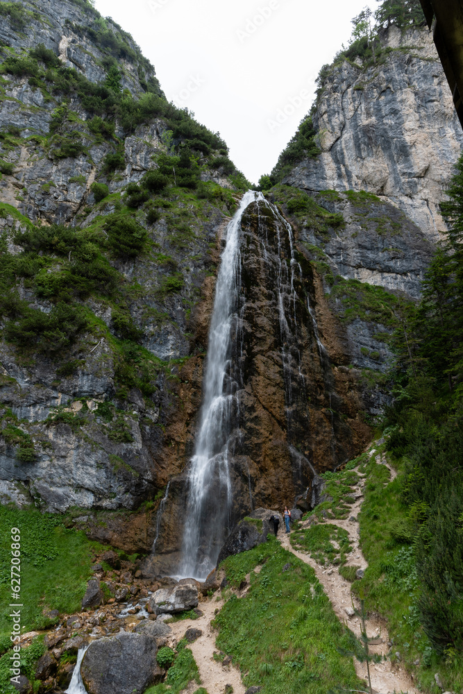 Nahansicht des Dalfazer Wasserfalls im Rofangebirge. Nahansicht des Dalfazer Wasserfalls im Rofangebirge.