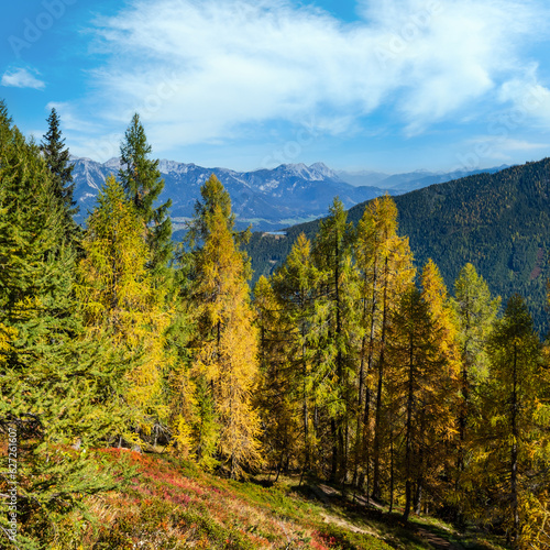 Pokojowy jesień Alps widok górski. Reiteralm, Steiermark, Austria.
