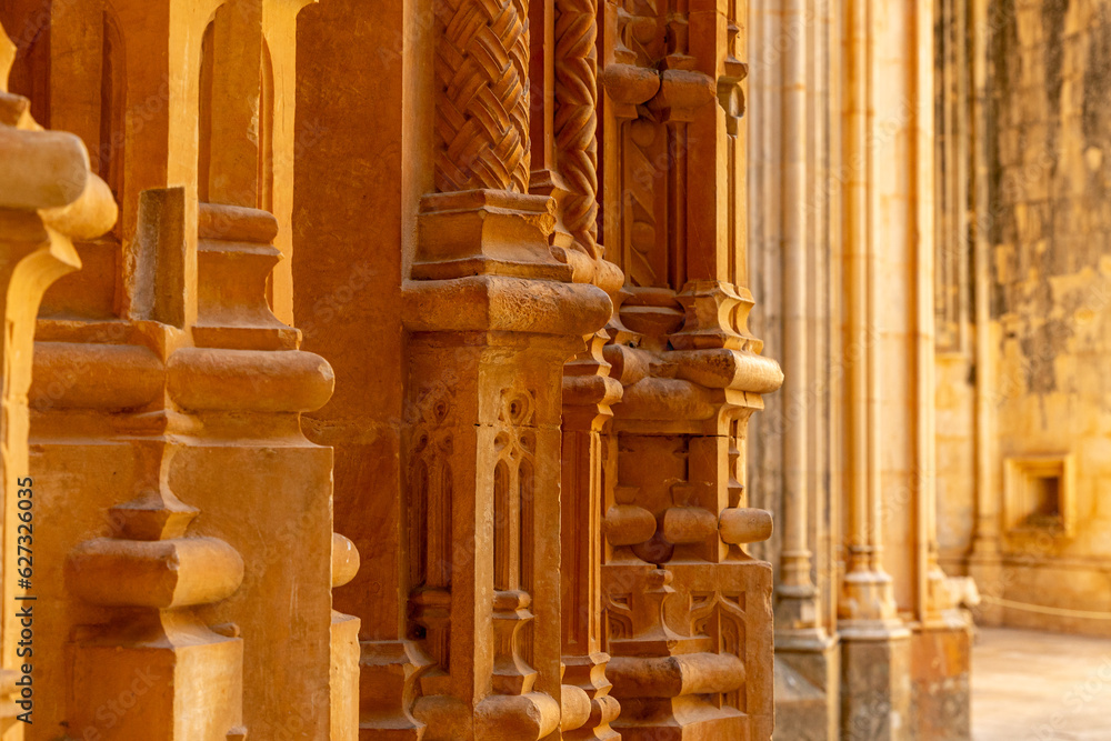 Zespół klasztorny Batalha Monastery w Portugalii, detale architektoniczne. Ze względu na unikatową wartość kulturową został wpisany na światową listę UNESCO.
