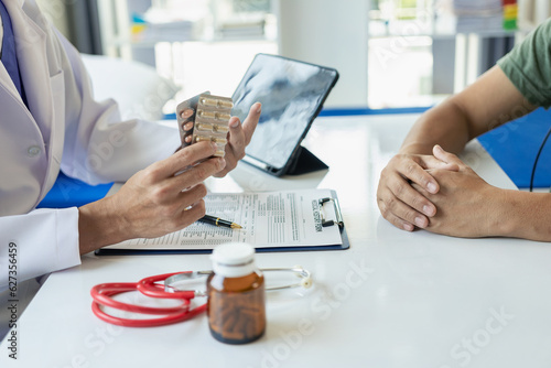 Male patients with doctors or psychiatrists who work with patients who are consulted on the diagnosis of male syndrome or mental illness in medical clinics.