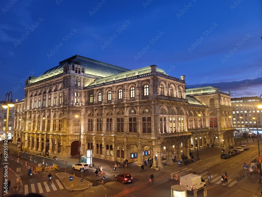 vienna-opera-house