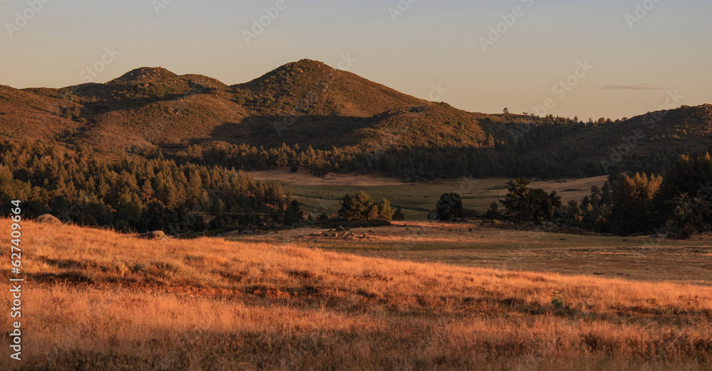 Fototapeta premium sunset in the mountains