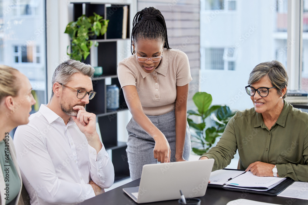 Obraz premium Planning, thinking and laptop of business people with manager, leader or african woman for feedback or solution. Problem solving, website review and ideas of professional men and women on computer