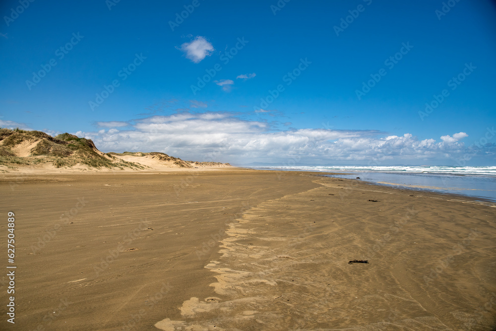 Endless miles of deserted beach with no people at all at Ninety Mile Beach in Northland NZ Endless miles of deserted beach with no people at all at Ninety Mile Beach in Northland NZ
