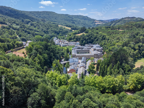 Obraz na płótnie Aerial View of the Monastery of Samos in the Spanish region of Galicia early morning w salonie