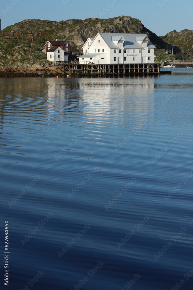 Fototapeta premium port de l'ile de Skova, Norvège, Lofoten