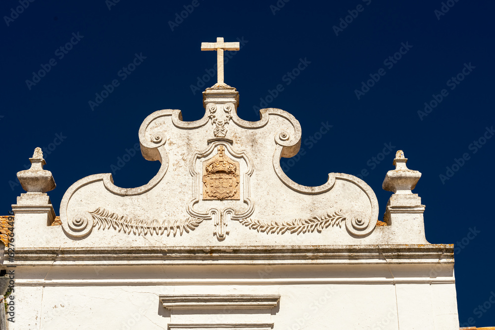 Typowe białe zabudowania dla miasteczka Monsaraz, region Alentejo w Portugali.