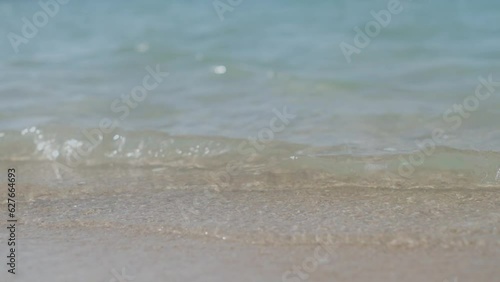 晴れた日の海　波打ち際