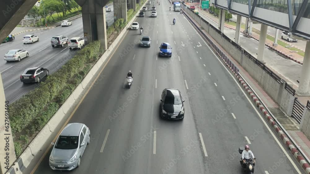 Smooth highway traffic in Bangkok, Thailand Smooth highway traffic in Bangkok, Thailand