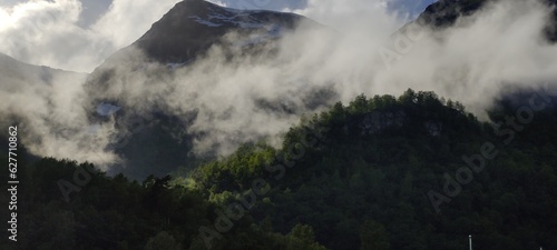 mgła nad górami