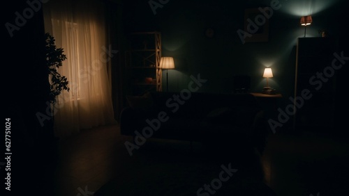 Foto The room is plunged into darkness