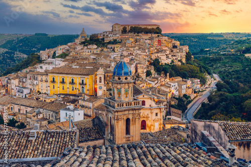 View of Ragusa (Ragusa Ibla), UNESCO heritage town on Italian island of Sicily. View of the city in Ragusa Ibla, Province of Ragusa, Val di Noto, Sicily, Italy.