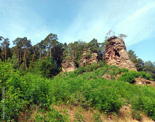 Schillerfelsen bei Dahn im Landkreis Südwestpfalz, Rheinland-Pfalz im Pfälzerwald. Ausblick vom Premiumwanderweg Dahner Felsenpfad und dem Premium-Spazierweg Kauert-Tour.  photo