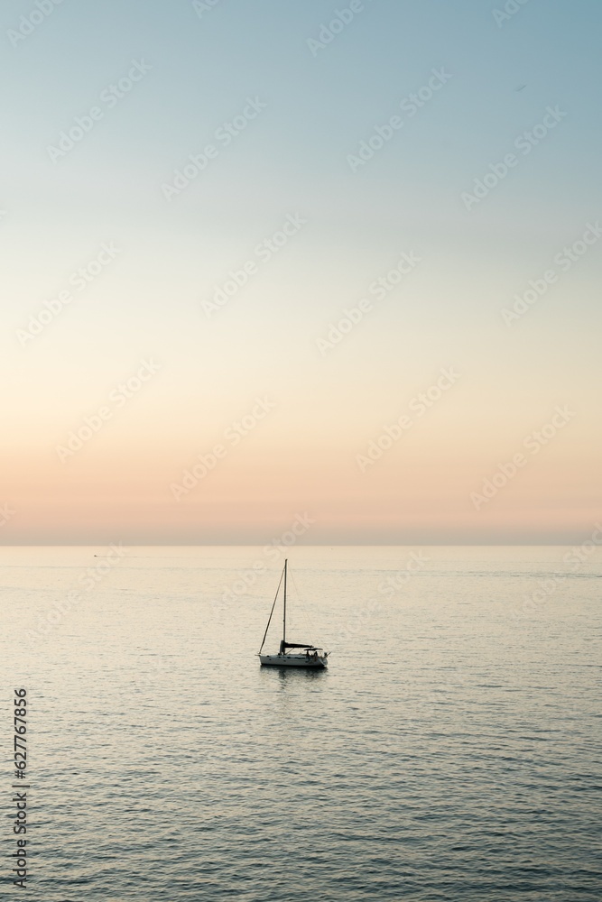 Fototapeta premium water, sea, city, sky, river, boat, bridge, travel, architecture, view, ship, tourism, europe, landscape, port, sunset, panorama, cityscape, harbor, istanbul, building, tower, ocean, night, skyline