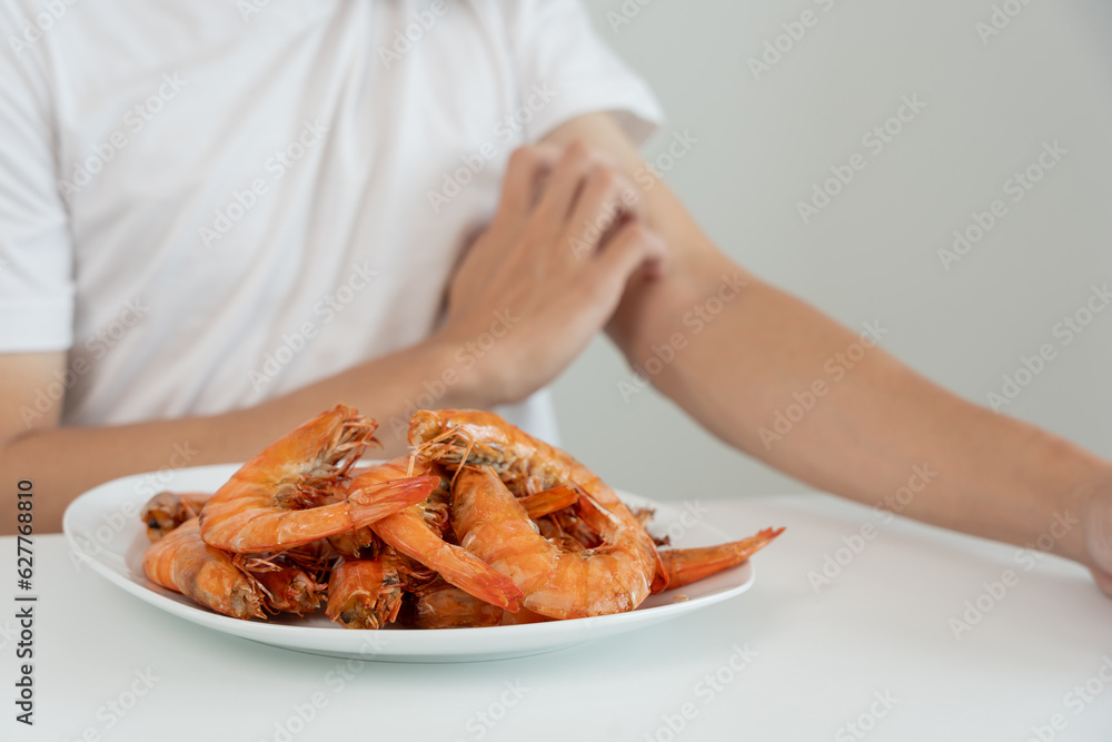 food allergies, men have reactions itching and redness after eating