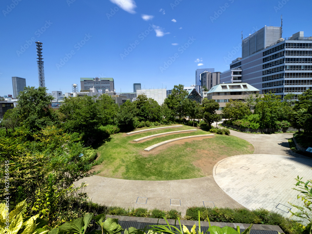 Fototapeta premium コモレ四谷 コモレビの広場 東京都