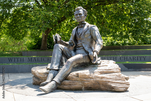 Foto Abraham Lincoln Statue in Louisville, Kentucky, USA, Waterfront park