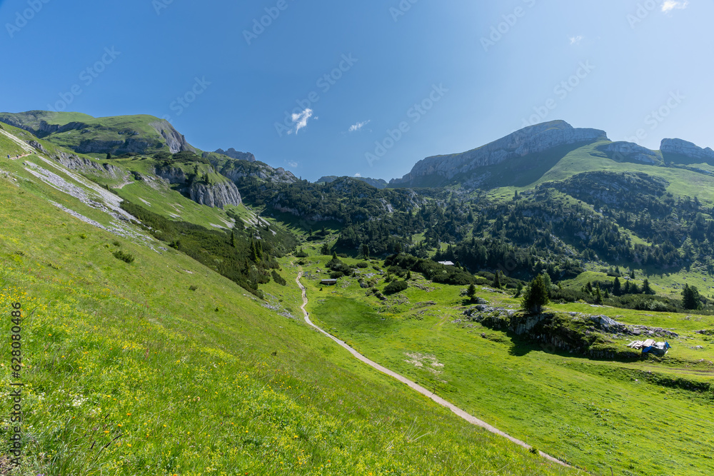 Panorama im Rofangebirge in Tirol.
