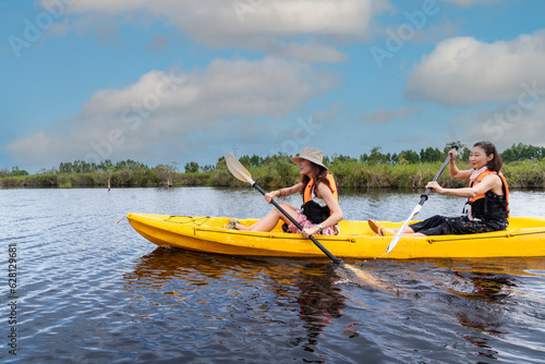  kayaking, nature, landscape, lake, woman, activity, lifestyle, water, florida, outdoors, environment, sport, blue, kayaker, active, sky, sunny, tranquil water, outside, serenity