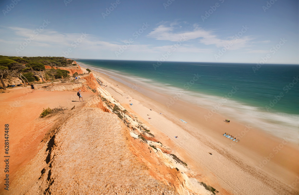 beautiful viewpoint in Olhos de Agua to the falesia beach