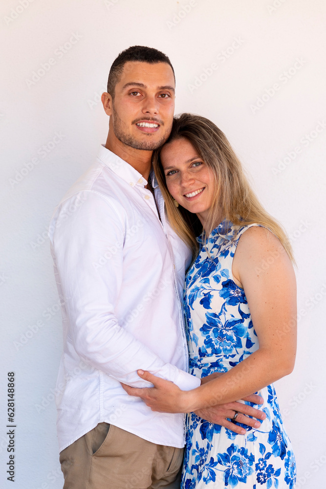 Naklejka premium Happy couple over white background.