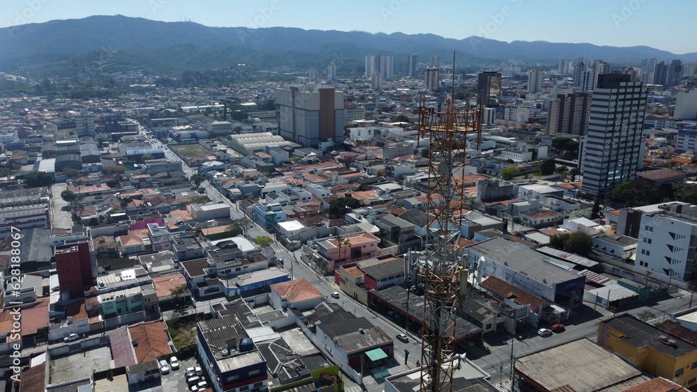Visão aérea do centro da cidade de Mogi das Cruzes vista por um drone em 2023.
