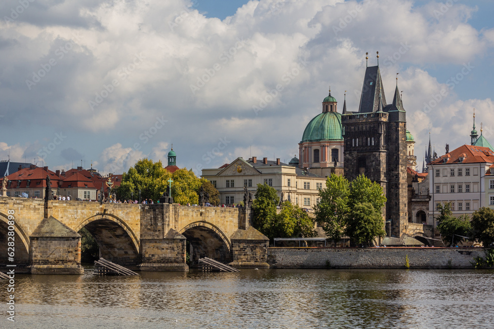 Obraz premium Skyline of Prague with the Charles bridge, Czech Republic