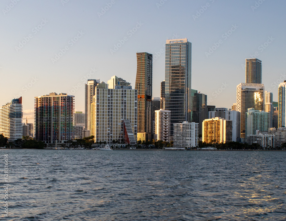 Obraz premium city skyline at sunset, miami