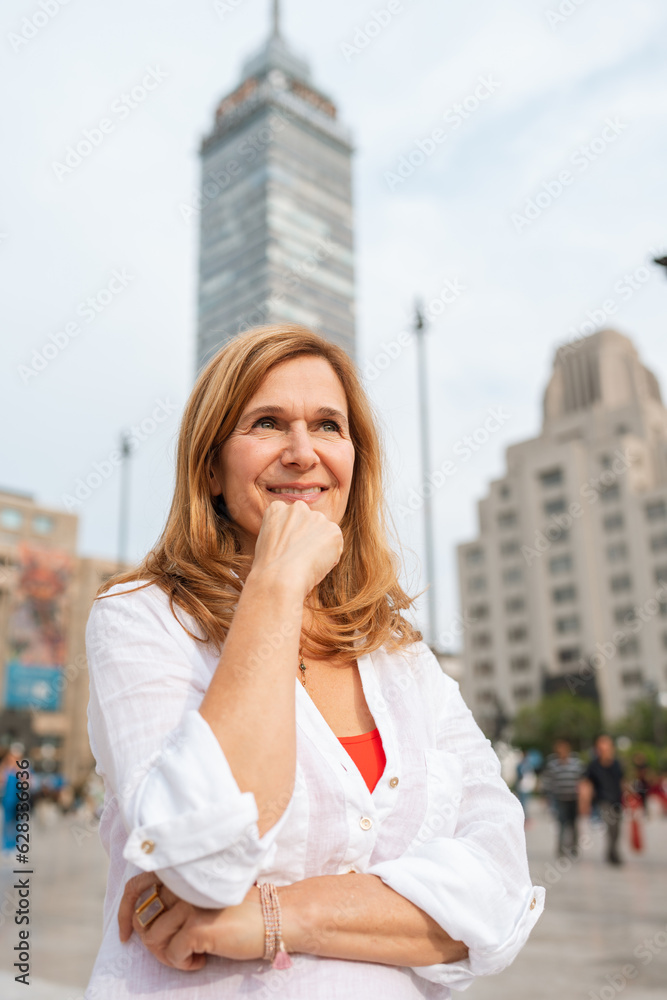 Fototapeta premium portrait of a mature blonde girl 
