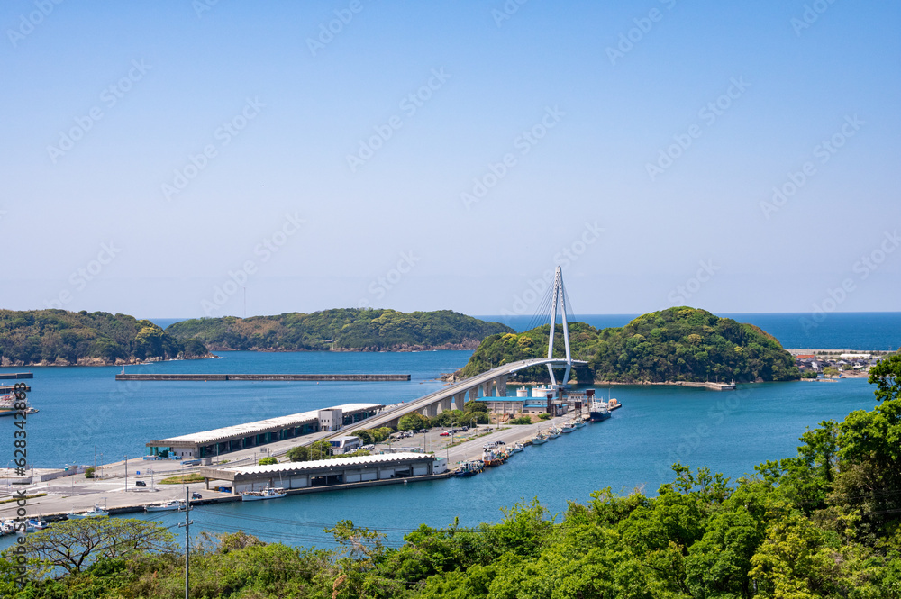 Φωτογραφία 浜田マリン大橋の見える風景　島根県浜田市　The beautiful seascape with Hamada Marine Bridge in Hamada city,  Shimane pref