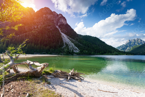 Tableau sur toile Sunrise view on Bernese range above Bachalpsee lake