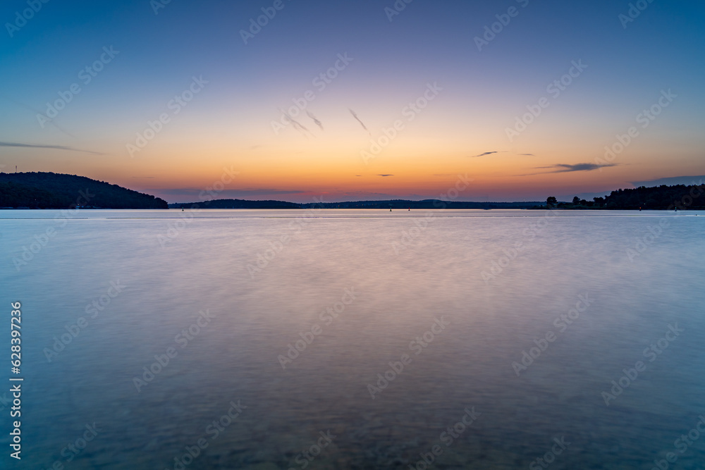 Fototapeta premium Sonnenuntergang in Kroatien in Medulin im Sommer
