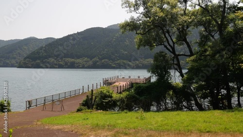 Wallpaper Mural 桟橋がある湖畔の風景。芦ノ湖で撮影。 Torontodigital.ca