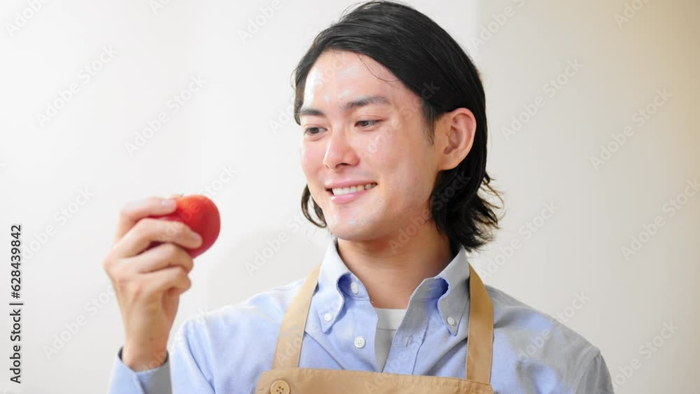 献立を考える若い男性 料理イメージ
献立を考える若い男性 料理イメージ