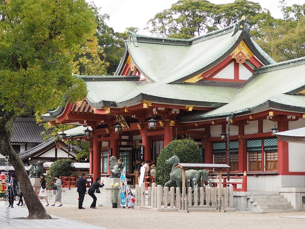 Naklejka premium beautiful red shinto shrin in Japan