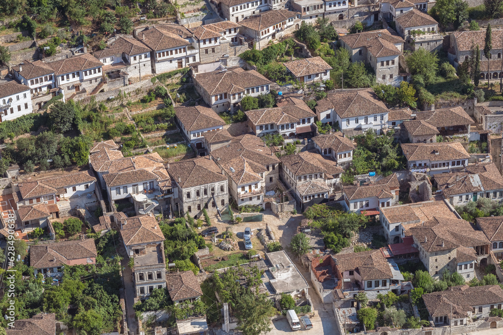 Φωτογραφία Historical oriental houses in the old city of Berat in Albania