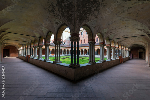 Chiostro della Basilica di Sant' Andrea di Vercelli, Piemonte
